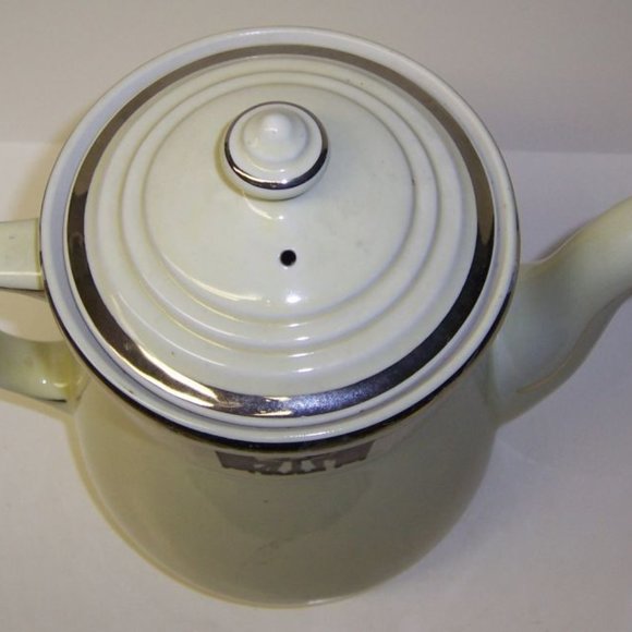 Hall China SILHOUETTE MEDALLION 8 Cup Coffee Pot Tea Pot, U.S.A. - Picture 3 of 4